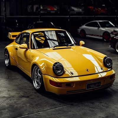 foto de uma porsche 911 clássica